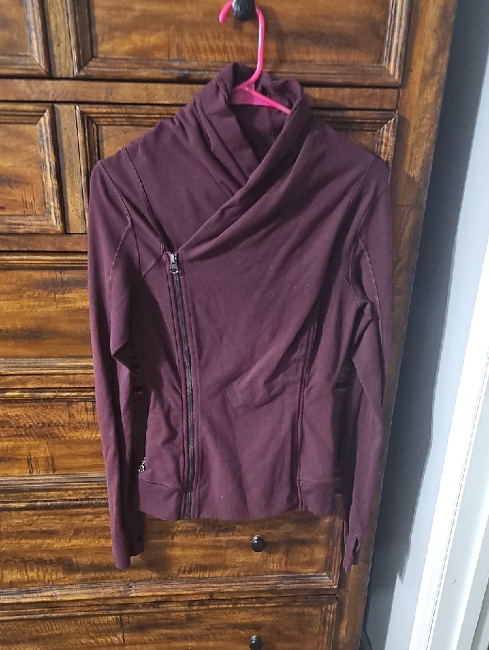 Lululemon front Zip Luon Material Jacket. Sz 6! Pre Owned!!